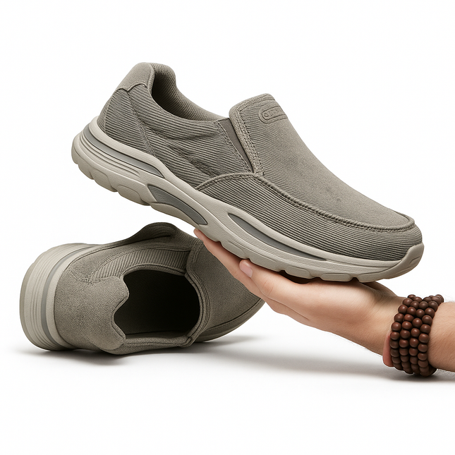 Slip-on canvas shoes 